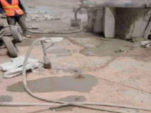 江口水泥混凝土路面板底注浆技术 路面脱空注浆整治方案